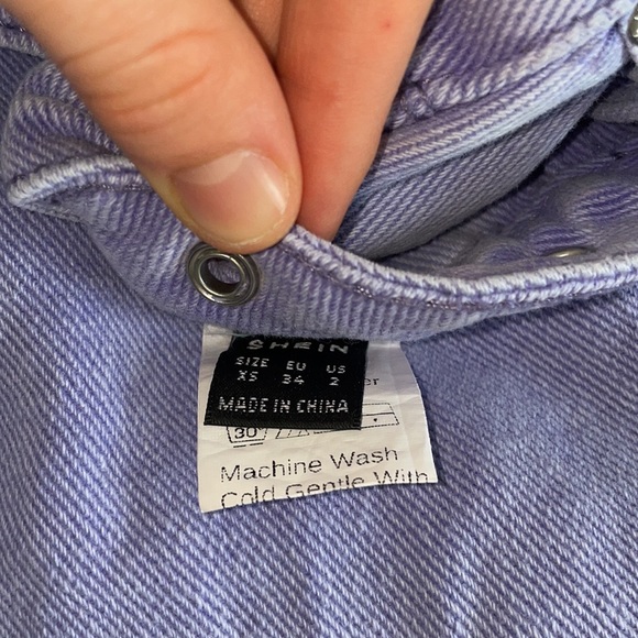Shein lavender jeans with chain - Picture 3 of 3